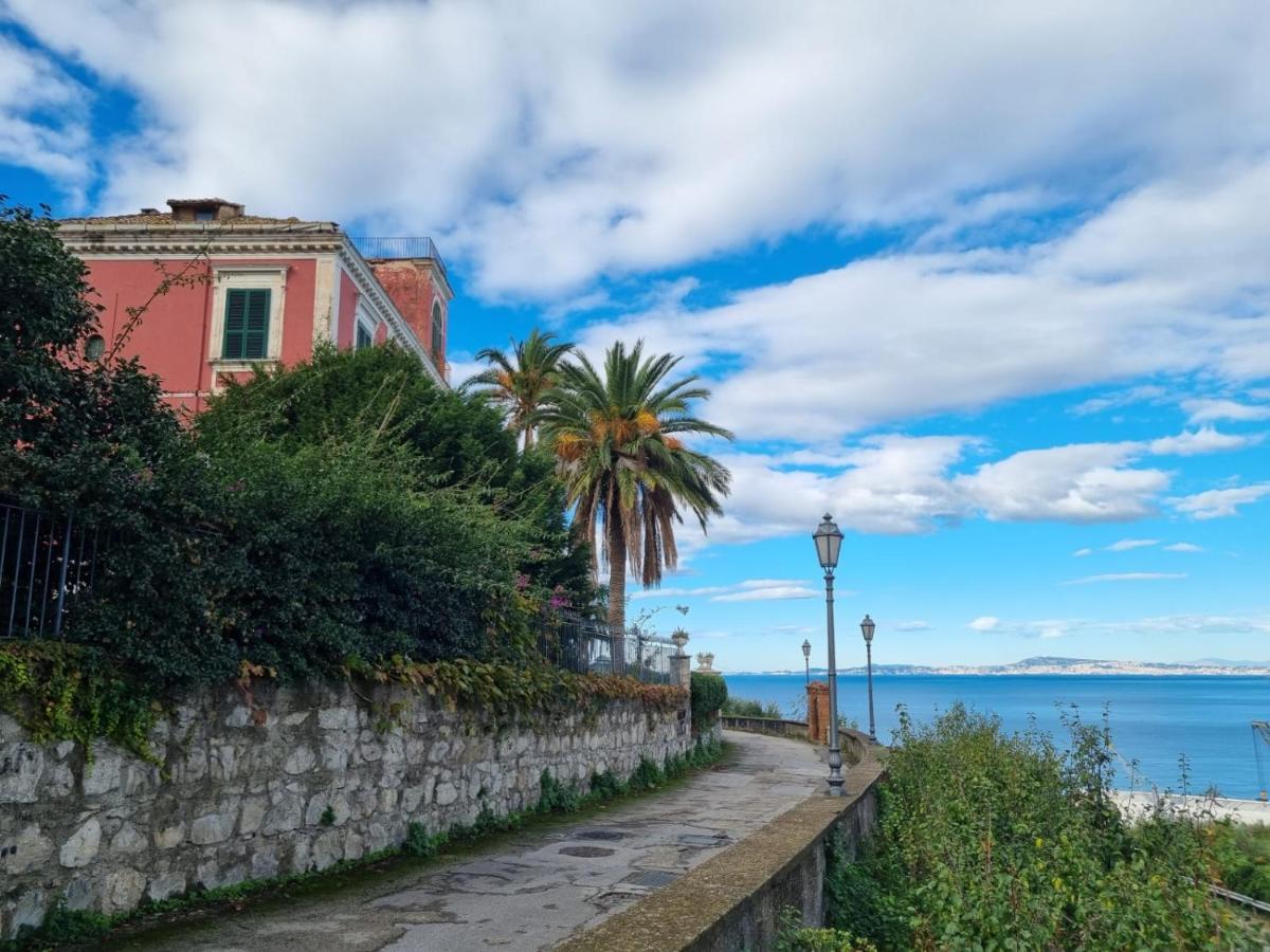 Relais Al Castello Bed and Breakfast Castellammare di Stabia Exteriör bild